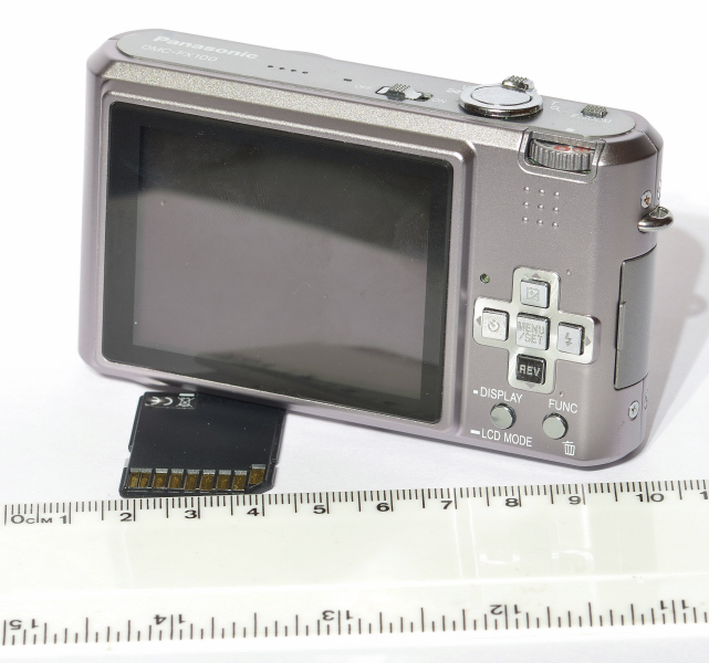 Lumix DMC-FX100